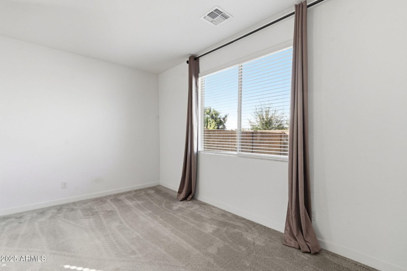 24-web-or-mls-Raymond-24