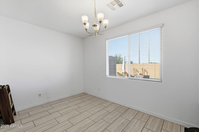 29-web-or-mls-Raymond-29