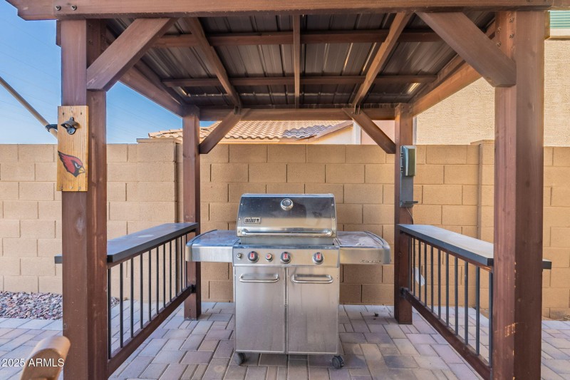 44-web-or-mls-Raymond-44