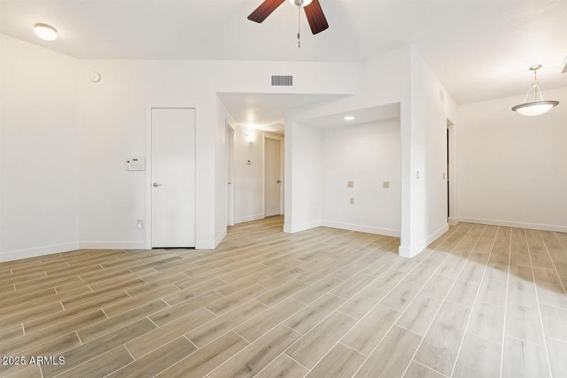 15-A7408056 - Fridge Removal