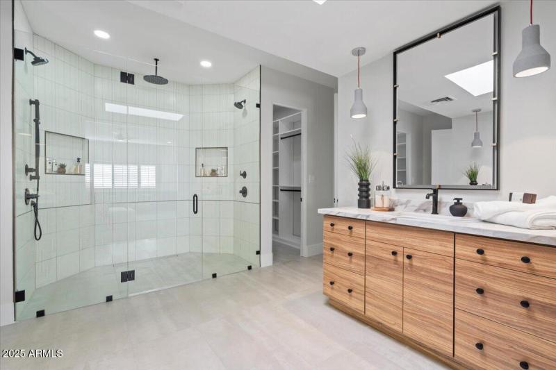 PRIMARY BATH TOWARD CLOSET