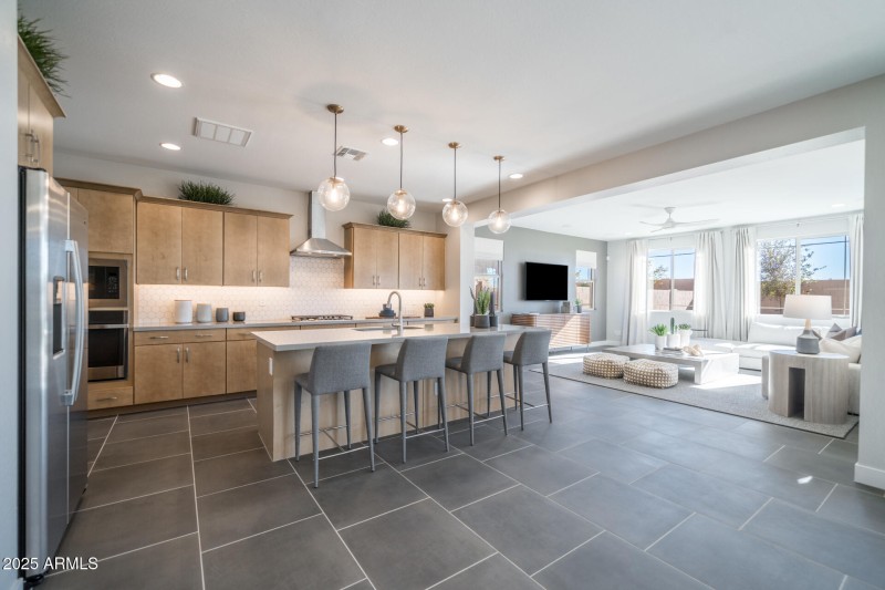 DSC0117921 E. Raleigh Avenue09 copy