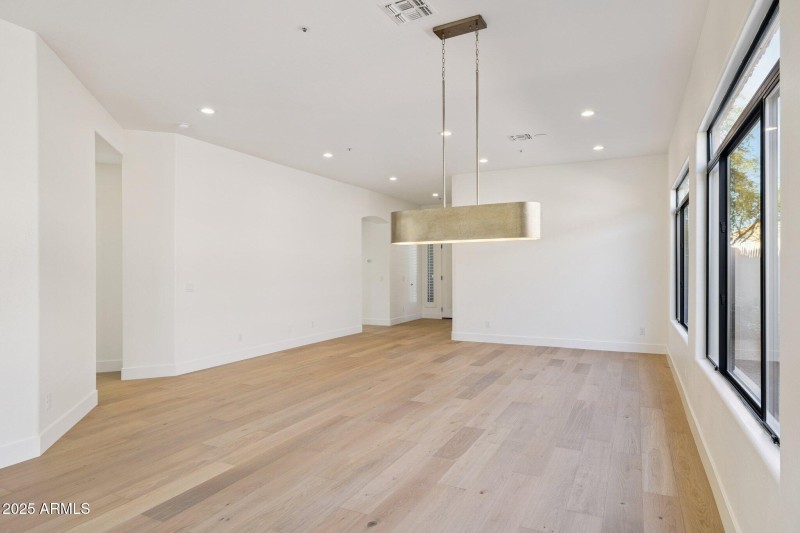 7-web-or-mls-8179-e-sierra-pinta-dr