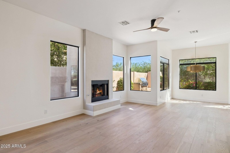 8-web-or-mls-8179-e-sierra-pinta-dr