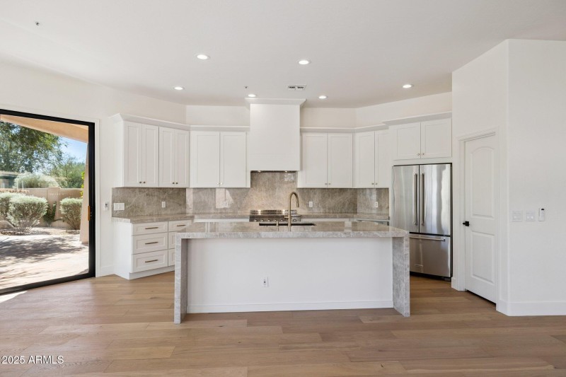 11-web-or-mls-8179-e-sierra-pinta-dr