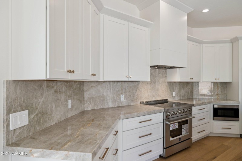 13-web-or-mls-8179-e-sierra-pinta-dr