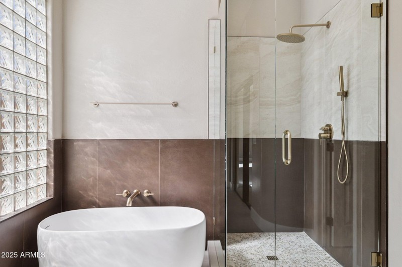 21-web-or-mls-8179-e-sierra-pinta-dr