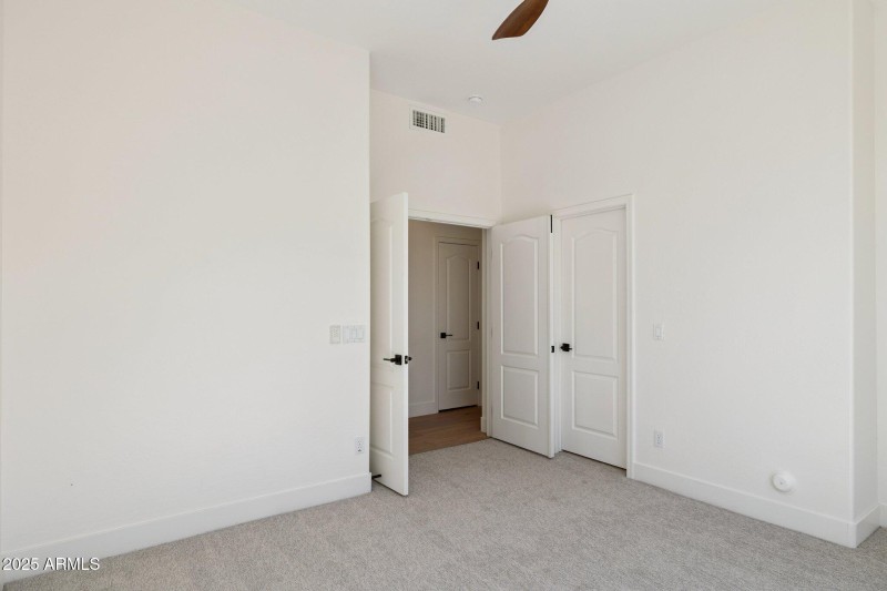 24-web-or-mls-8179-e-sierra-pinta-dr