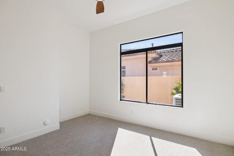 25-web-or-mls-8179-e-sierra-pinta-dr