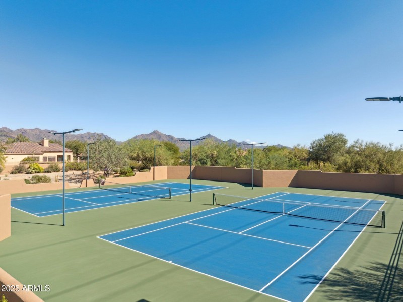 41-web-or-mls-8179-e-sierra-pinta-dr