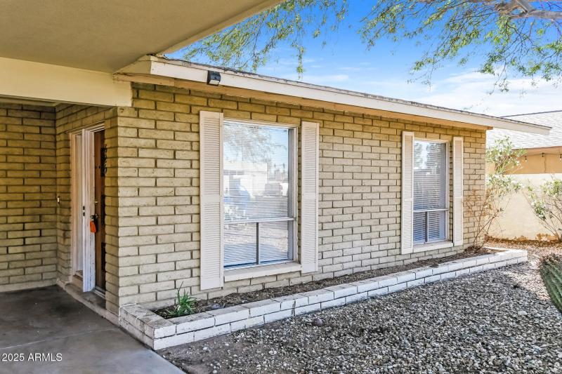 3-photo-Front-View-f112c5cc-e945-457b-95