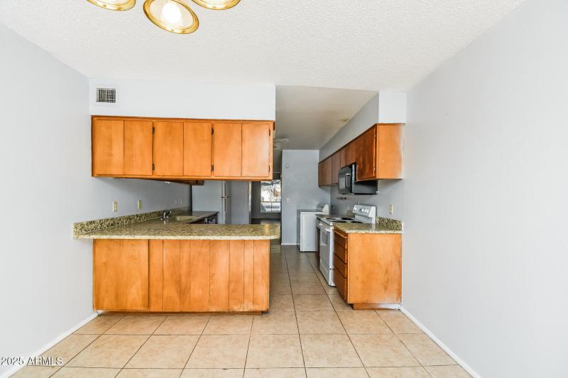 7-photo-Kitchen-d59909bf-1427-4303-abed-