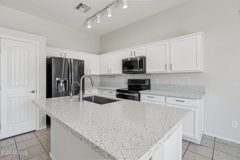 11-web-or-mls-W Ironwood St-S2010-011