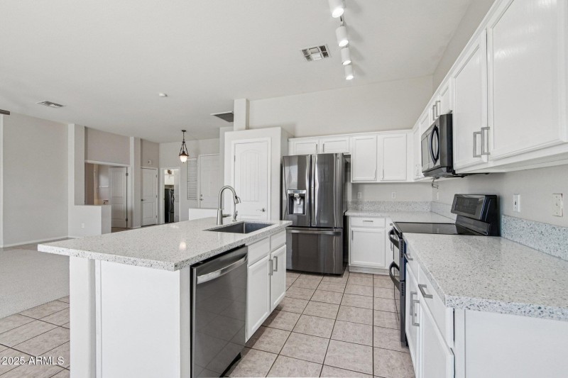 12-web-or-mls-W Ironwood St-S2010-012