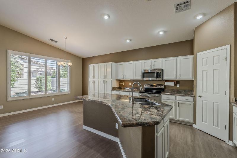 12-web-or-mls-Walnut-12