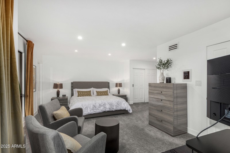 4th Bedroom/Office 2