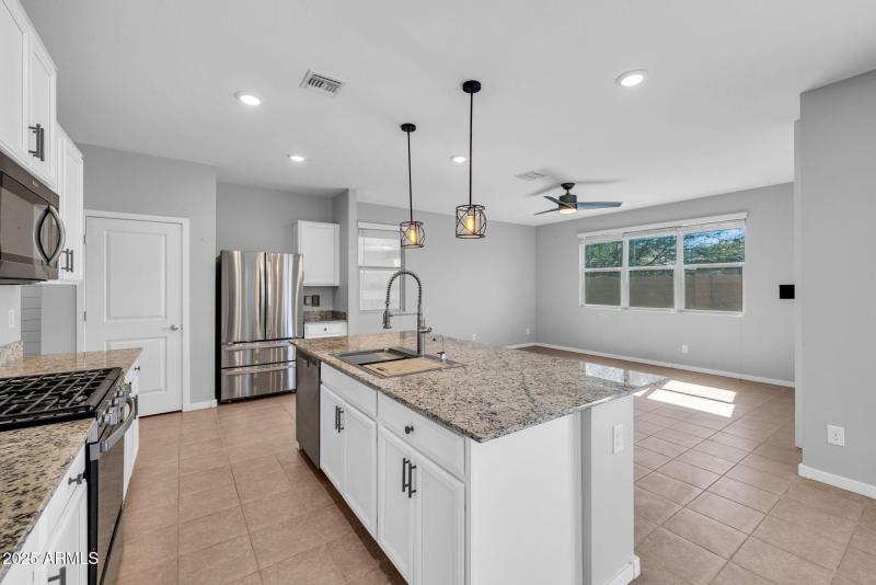 56-web-or-mls-896A1816