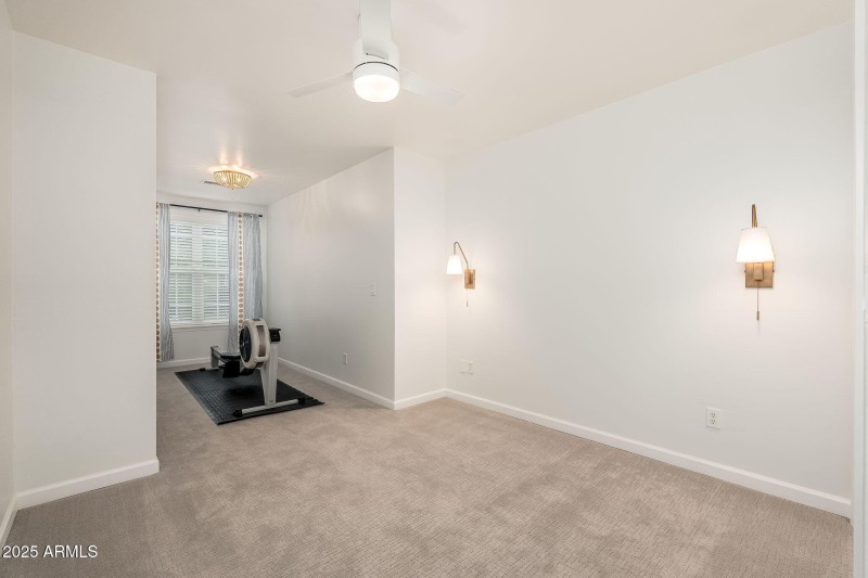 2922 N Rio De Flag Dr - 37