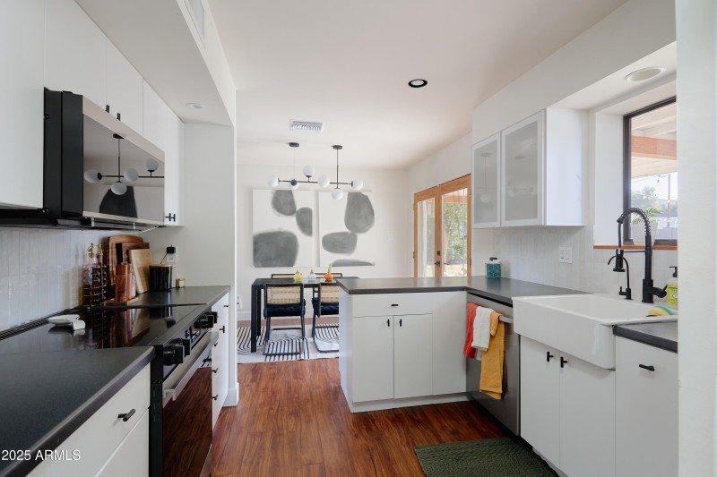 PropertyImageCo_4226N84thPl_WEB_6