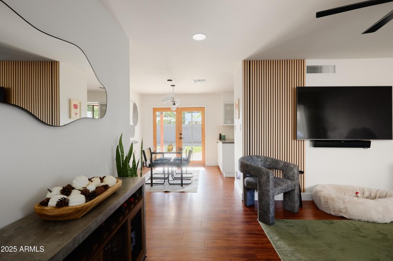 PropertyImageCo_4226N84thPl_WEB_9