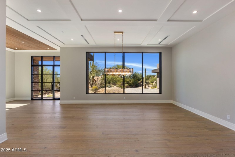 105th Dining w Entryway