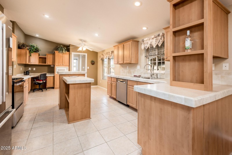 16229 N 35th Pl - MLS-16