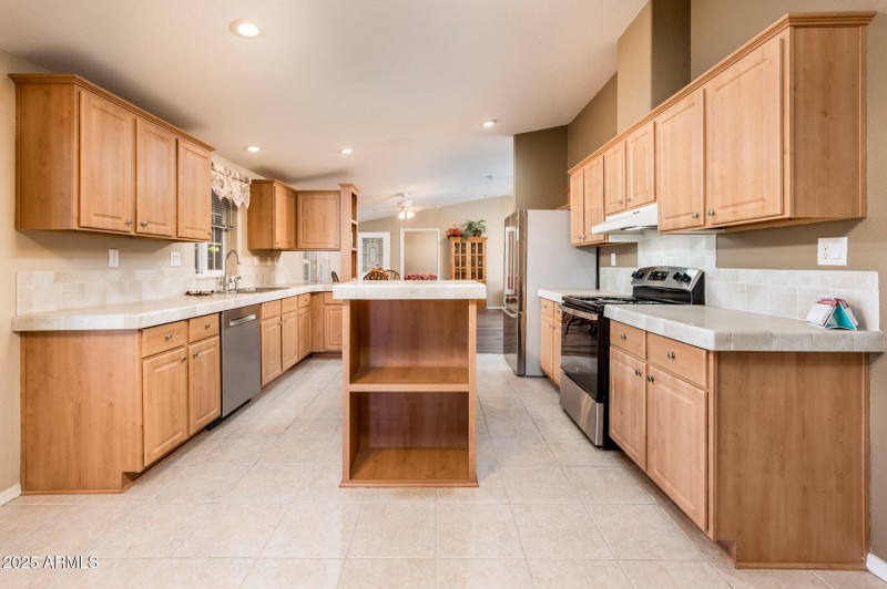 16229 N 35th Pl - MLS-19