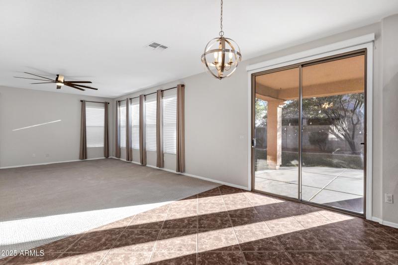 25686 N Sandstone Way-16