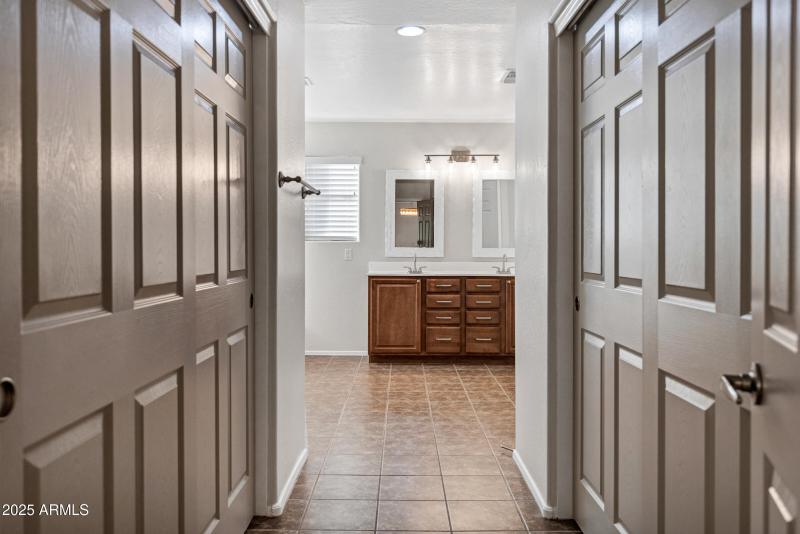 25686 N Sandstone Way-40