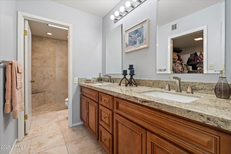 Primary bath and walk in shower