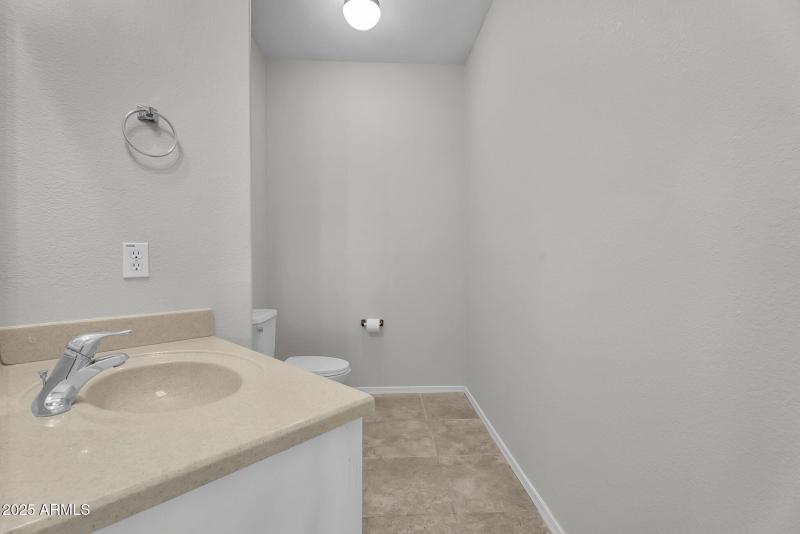 039_42-web-or-mls-oak_rd-17_460