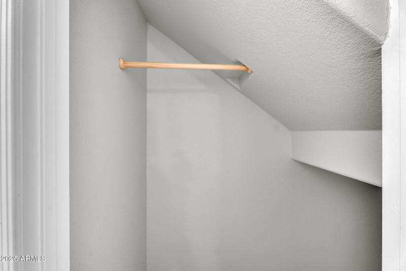 043_46-web-or-mls-oak_rd-21_433