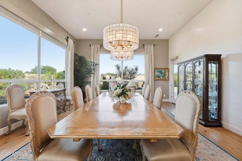 Elegant Dining Ambiance