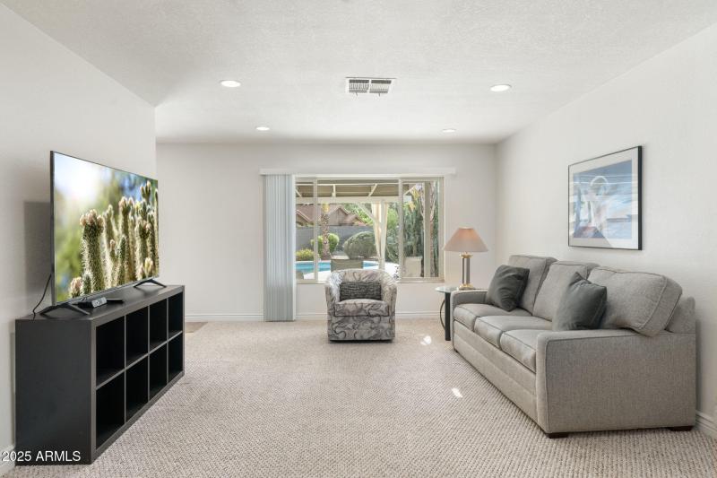 3) 63672-68f710b611a4f