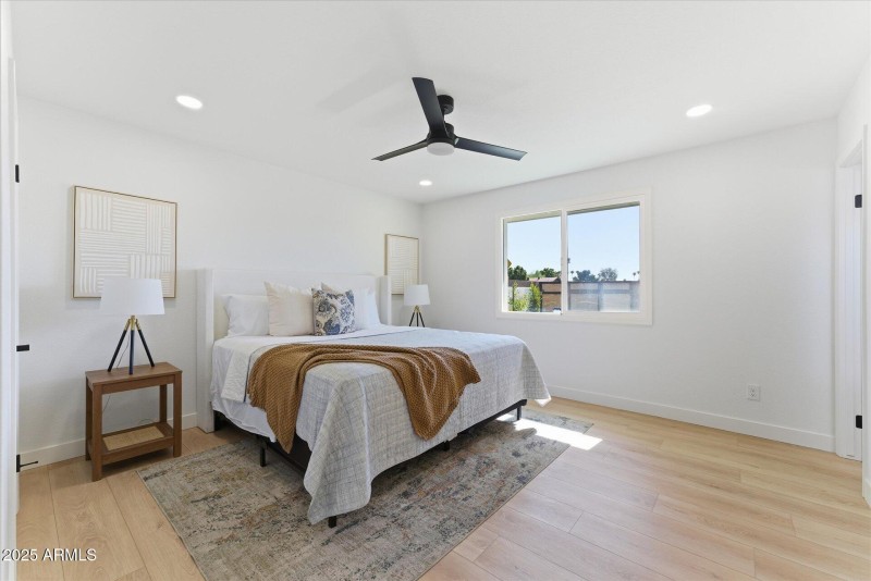 16-014-primary-bedroom