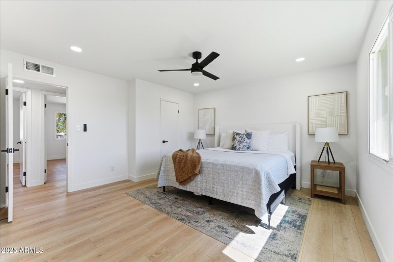 17-015-primary-bedroom