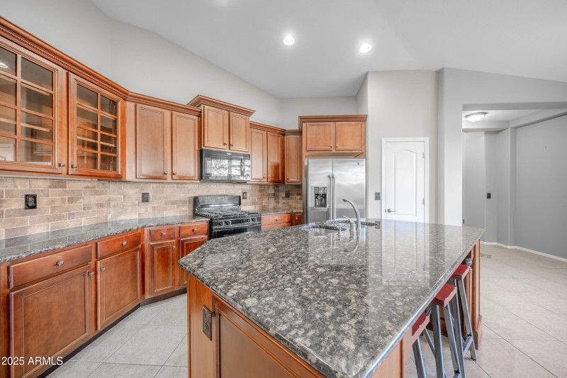 9_30285 w leah dr-08