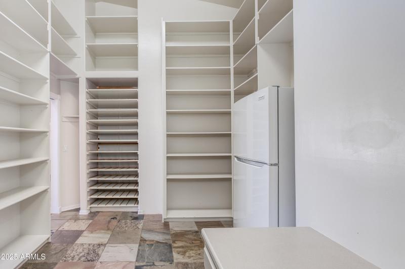 Walk in pantry