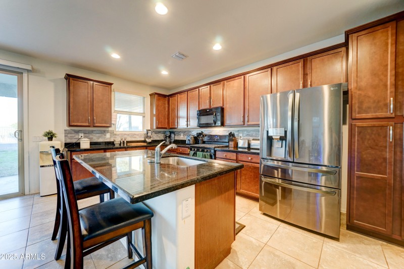 35587 N Donovan Dr-4