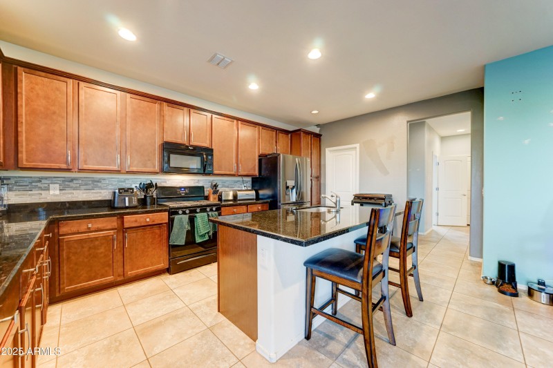 35587 N Donovan Dr-5