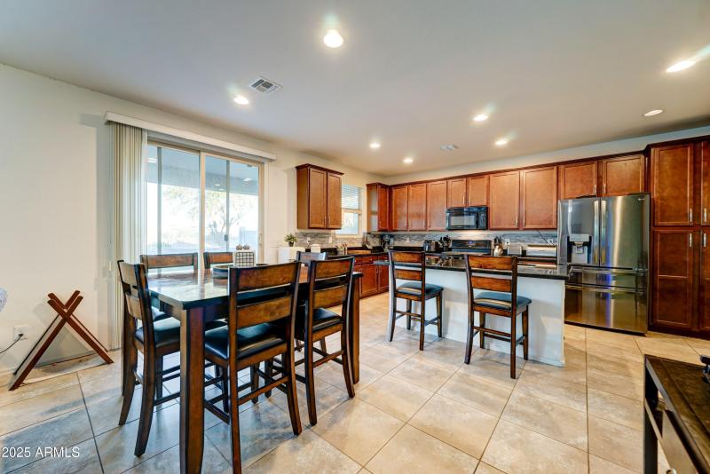 35587 N Donovan Dr-9