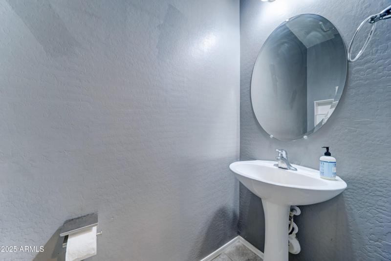 35587 N Donovan Dr-18