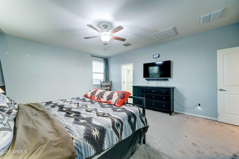 35587 N Donovan Dr-23