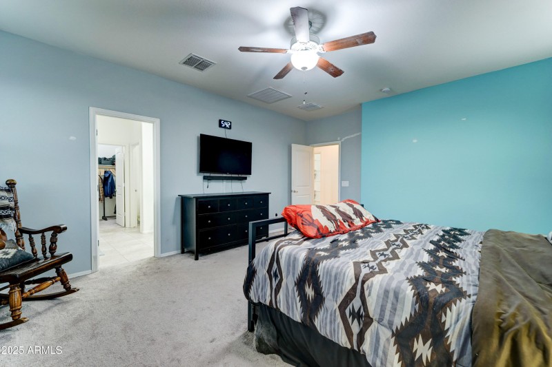 35587 N Donovan Dr-24