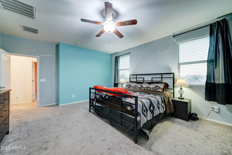 35587 N Donovan Dr-25