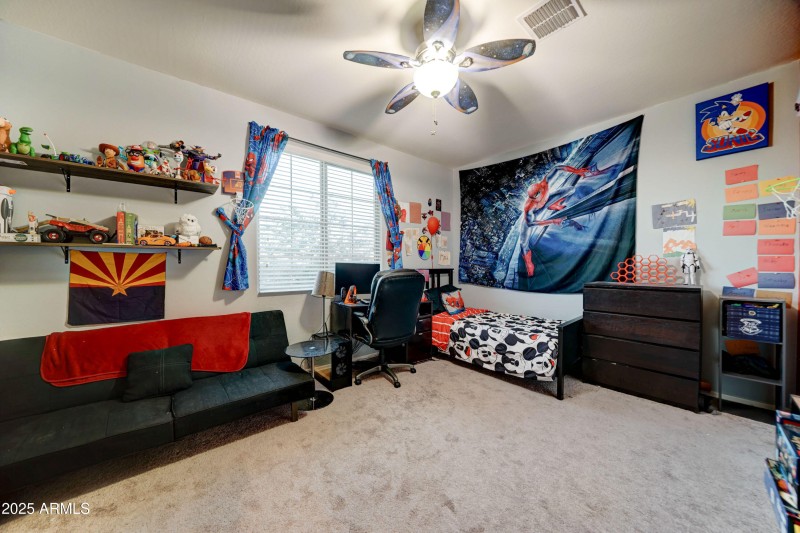 35587 N Donovan Dr-32