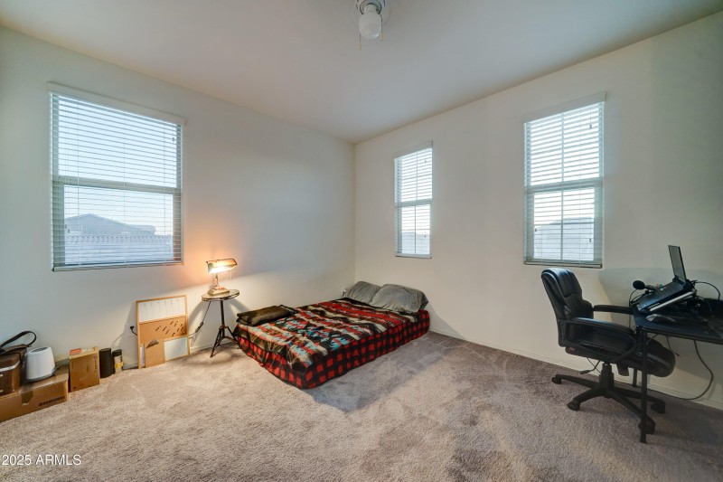 35587 N Donovan Dr-34