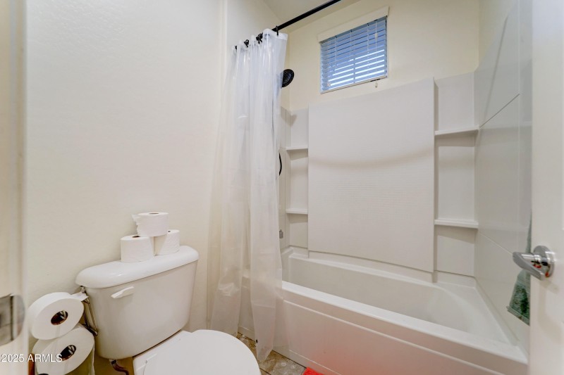 35587 N Donovan Dr-38