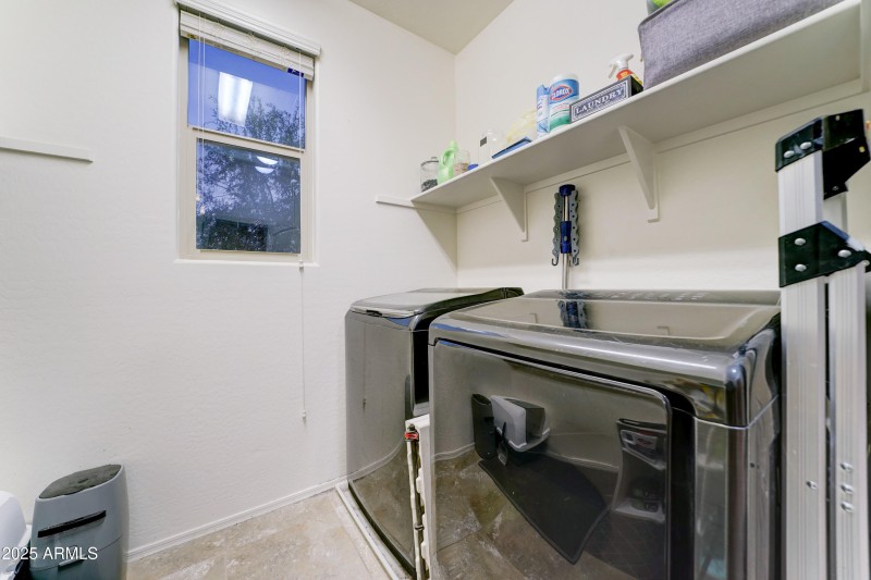 35587 N Donovan Dr-40