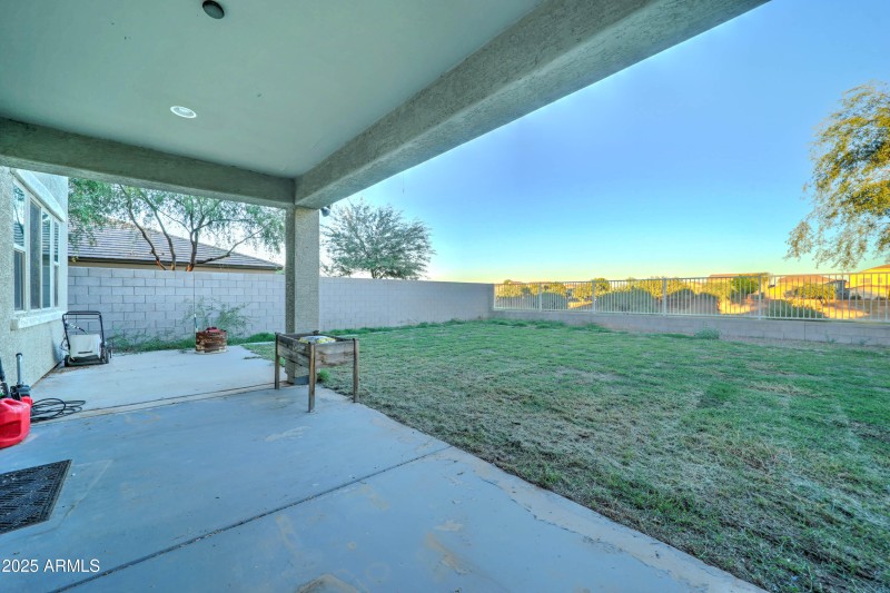 35587 N Donovan Dr-41